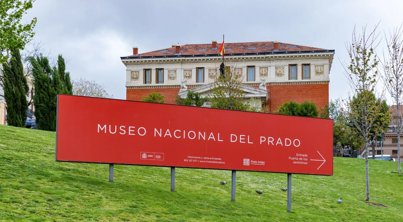 Museo Nacional del Prado visitor sign